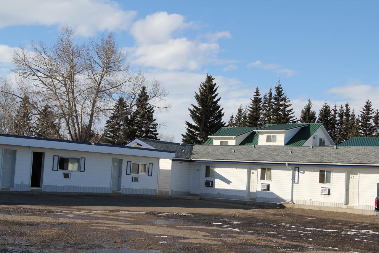 Innisfail Bluebird Motel מראה חיצוני תמונה
