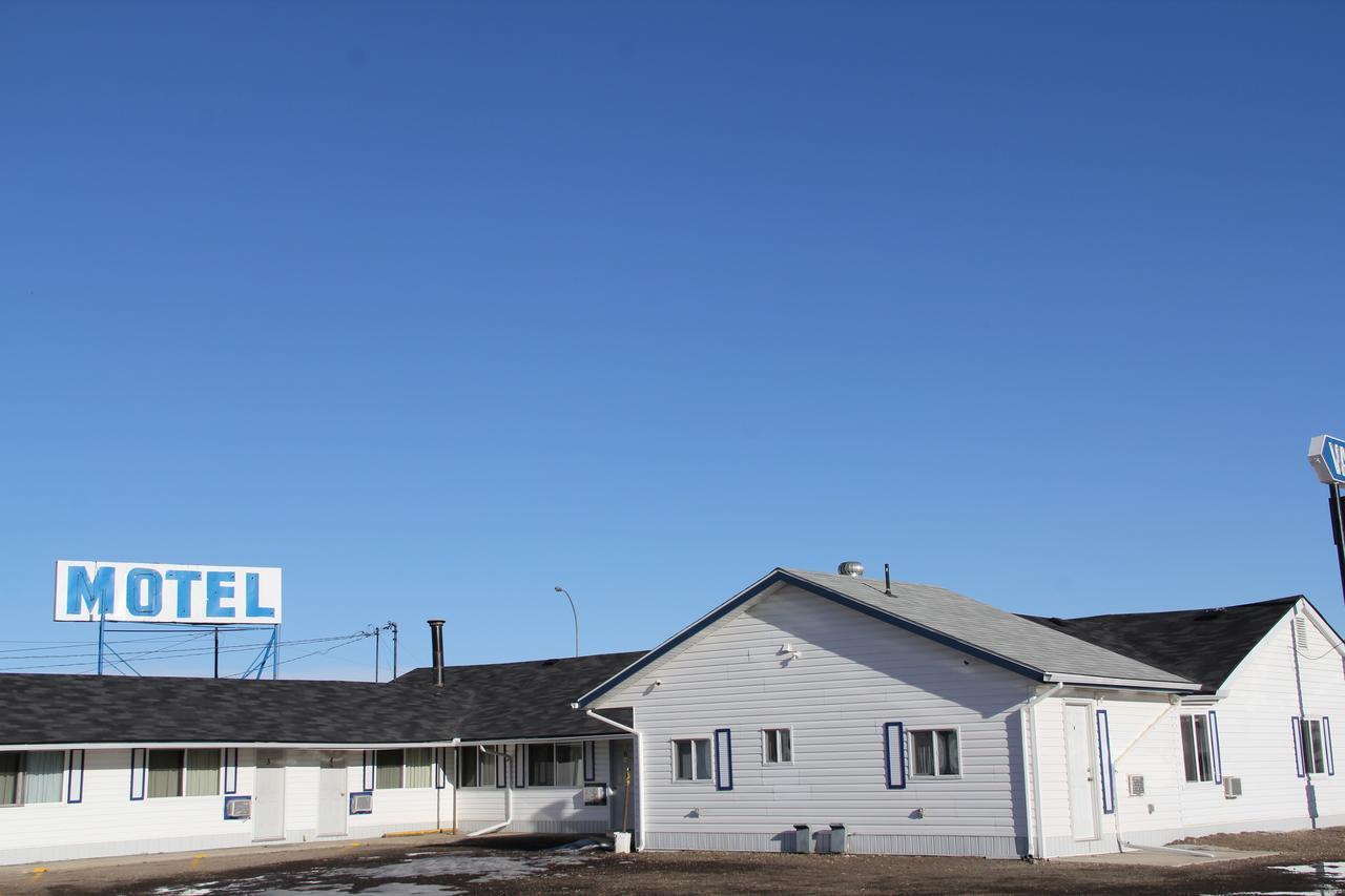Innisfail Bluebird Motel מראה חיצוני תמונה