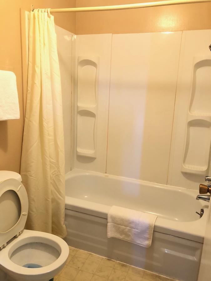 Innisfail Bluebird Motel מראה חיצוני תמונה