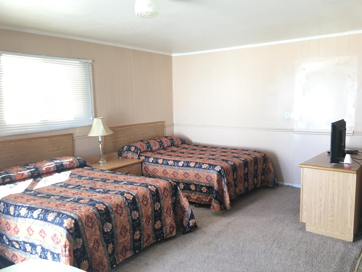 Innisfail Bluebird Motel מראה חיצוני תמונה